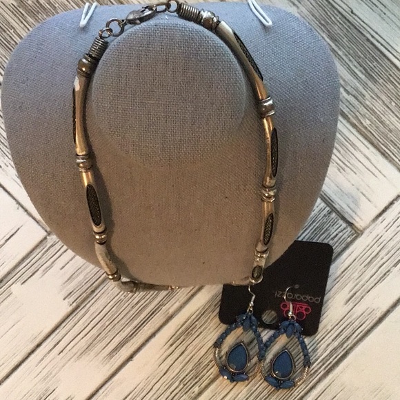 Set of necklace & earrings - Picture 4 of 7